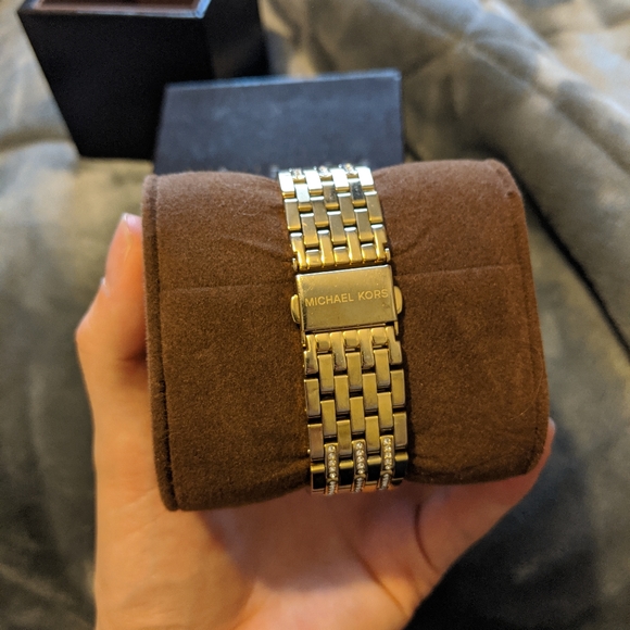 Michael Kors Watch - Picture 4 of 6